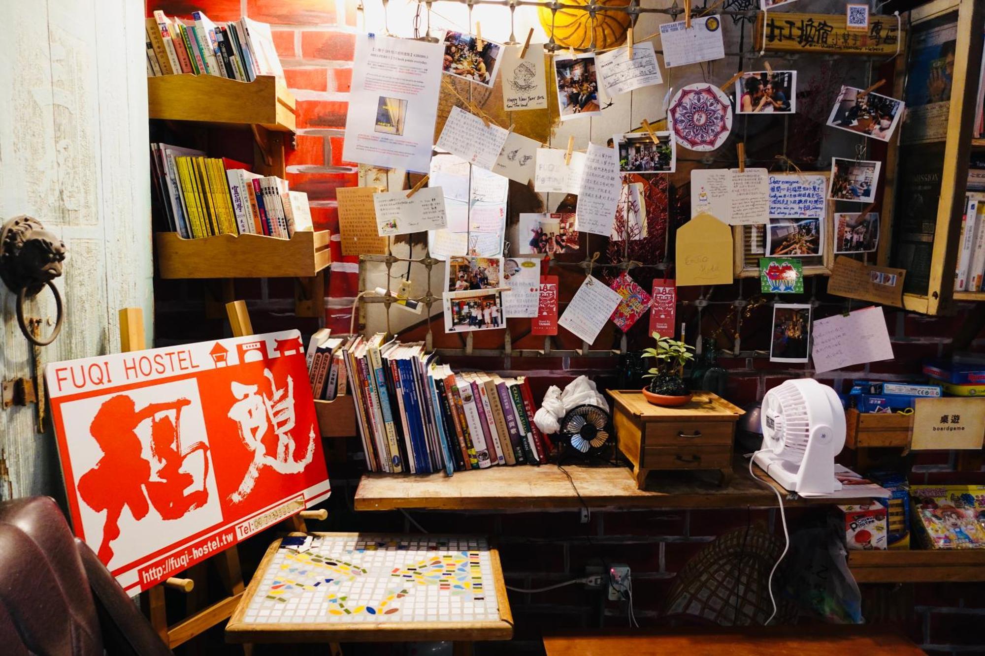 Fuqi Hostel - Heping Tajnan Kültér fotó