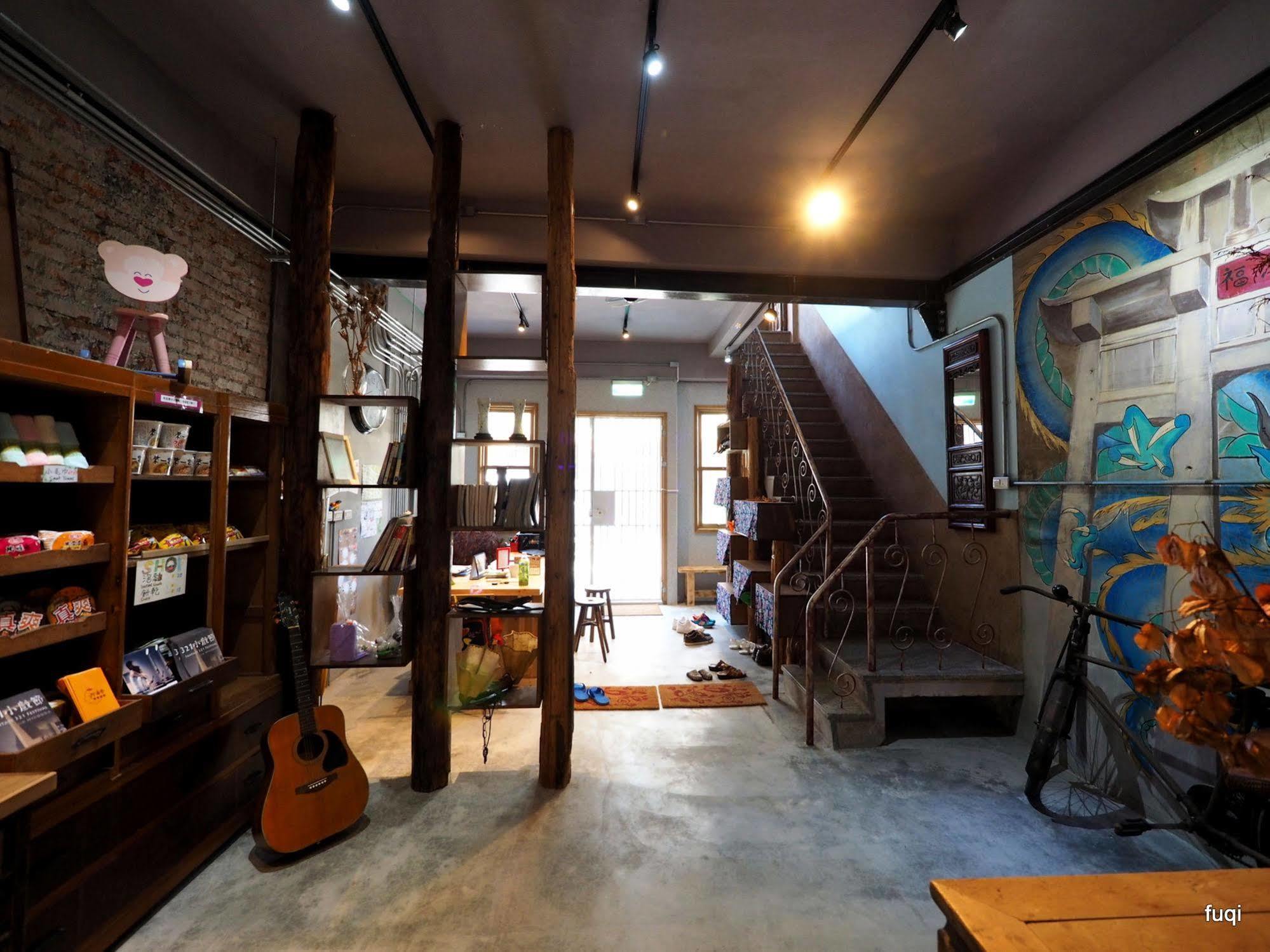 Fuqi Hostel - Heping Tajnan Kültér fotó