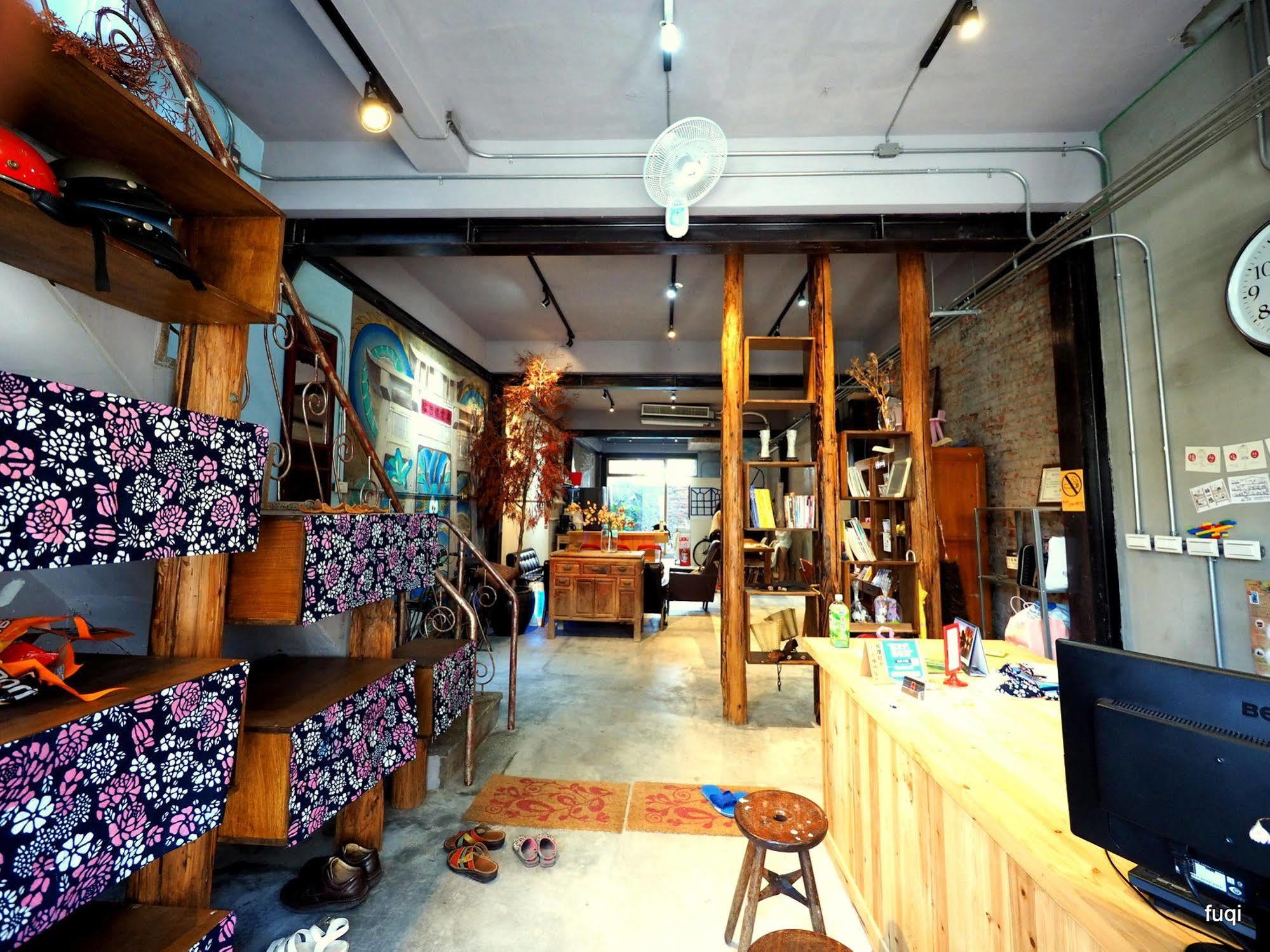 Fuqi Hostel - Heping Tajnan Kültér fotó